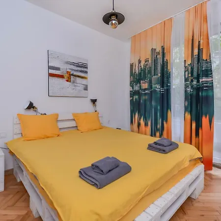 *the Cosmopolitan* Apartment